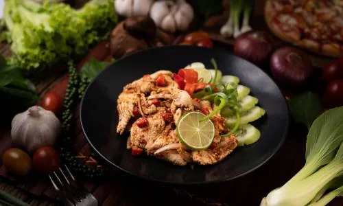 Gỏi Cuốn Tôm — Fresh rice-paper rolls, shrimp, vermicelli, mint — served cold.
